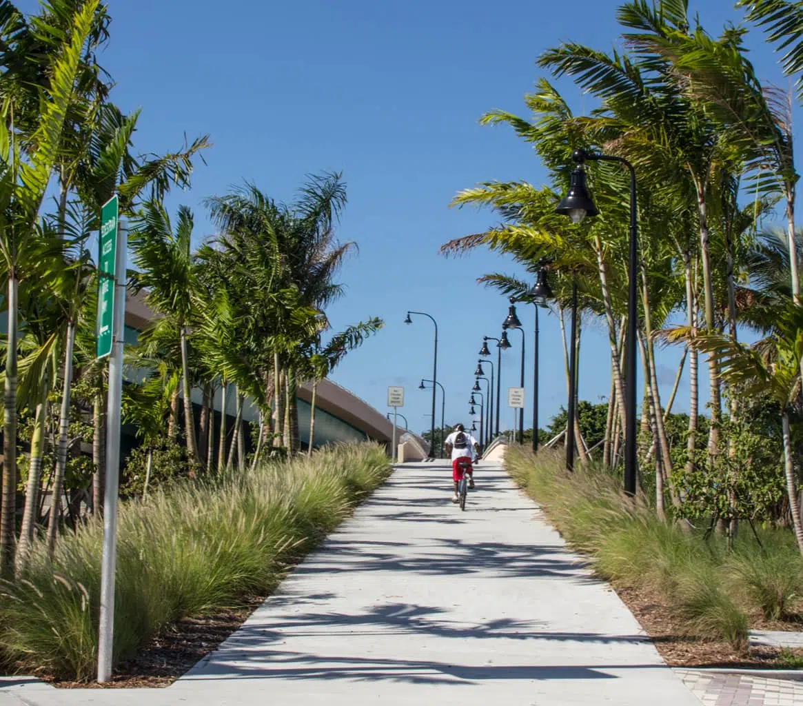 Kimley-Horn provided roadway and bridge design for the Dixie Highway Flyover in Palm Beach and Broward Counties, Florida.