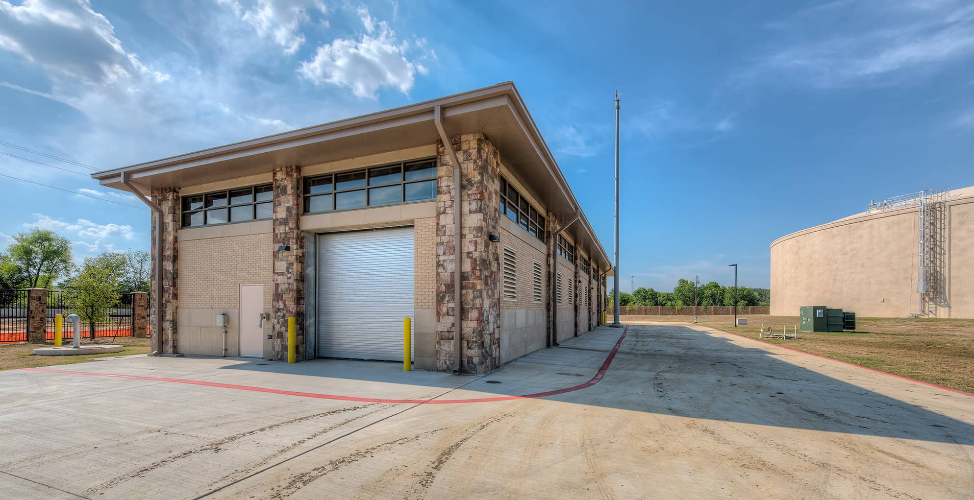 Kimley-Horn’s water and wastewater pump station and storage tank experts can help see your project through to a successful completion.