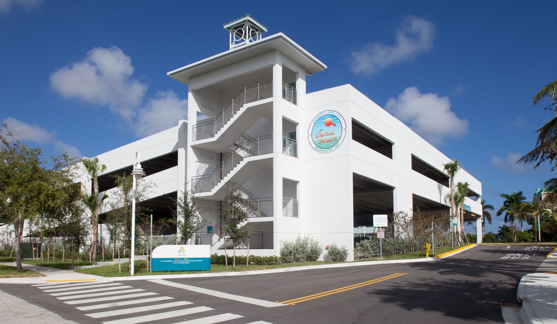 Kimley-Horn created a master plan and design-build criteria for a parking garage at the Fort Lauderdale/Hollywood International Airport Tri-Rail Station.