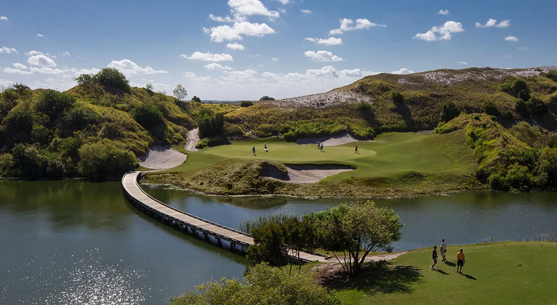 Pedestrian bridge at Streamsong Resort