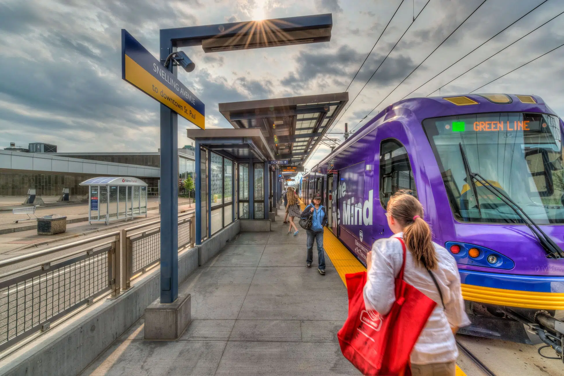 Kimley-Horn provided civil engineering, traffic control design, and streetscape design services for the Metro Transit LRT in Minneapolis–Saint Paul, MN.