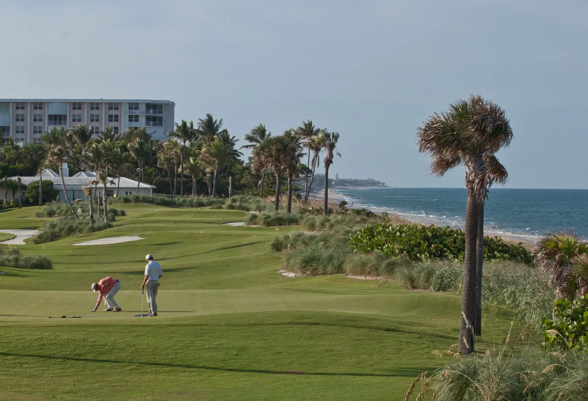 Kimley-Horn provided environmental and stormwater consulting services for the renovation of the Palm Beach Par 3 public golf course in Palm Beach, Florida.