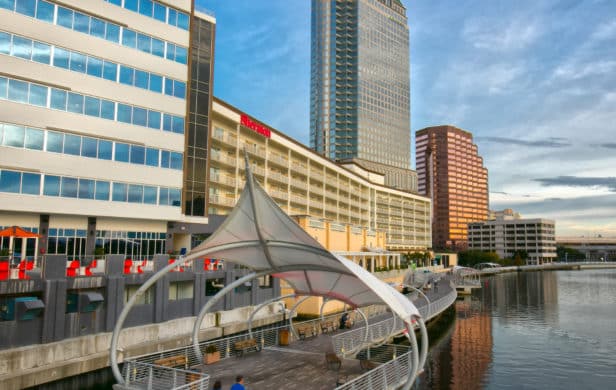 Kimley-Horn provided urban design and landscape architecture services for the Riverwalk at Kennedy Boulevard Plaza in Tampa, Florida.