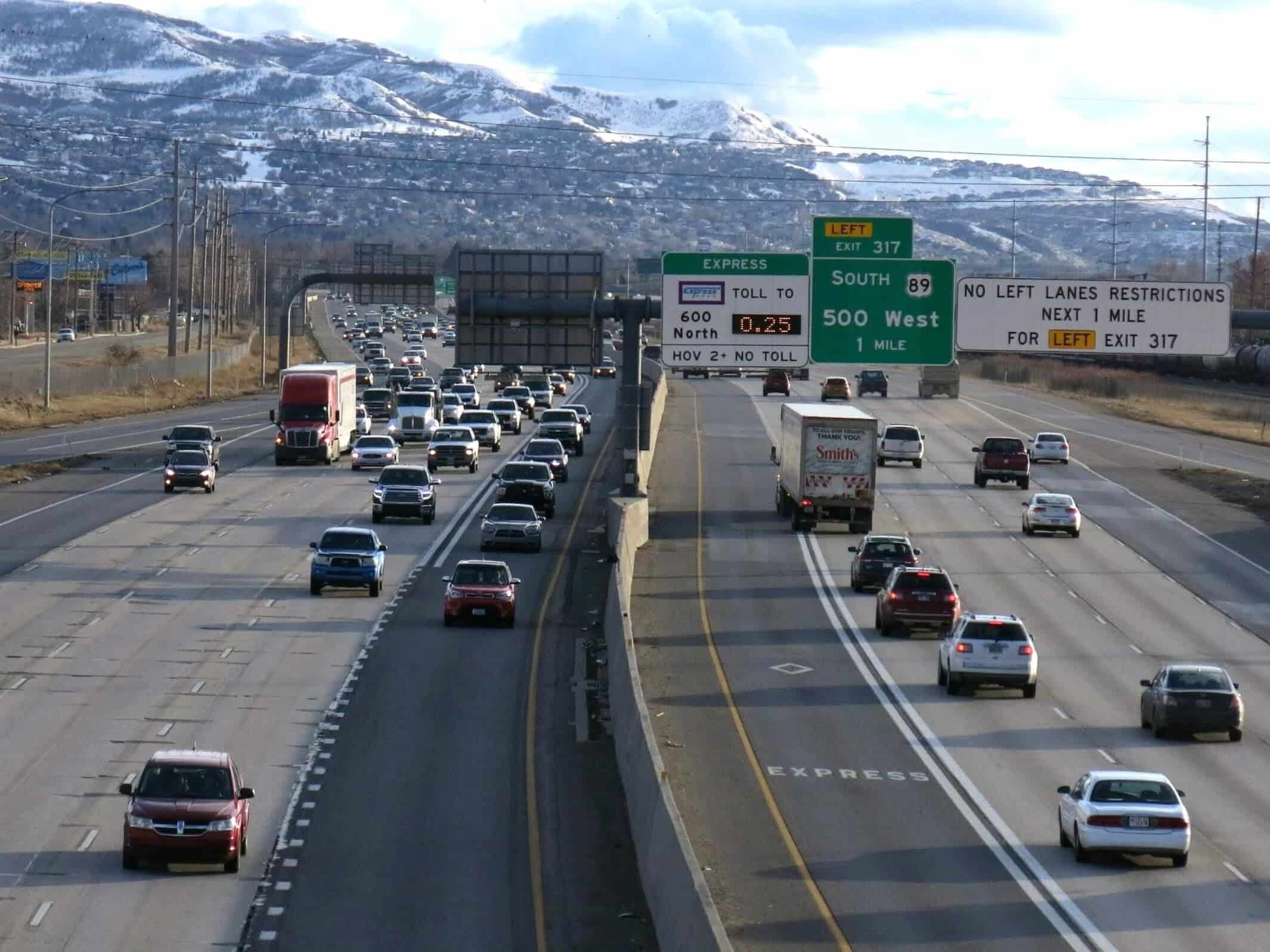 HOV lane highway signs in Utah