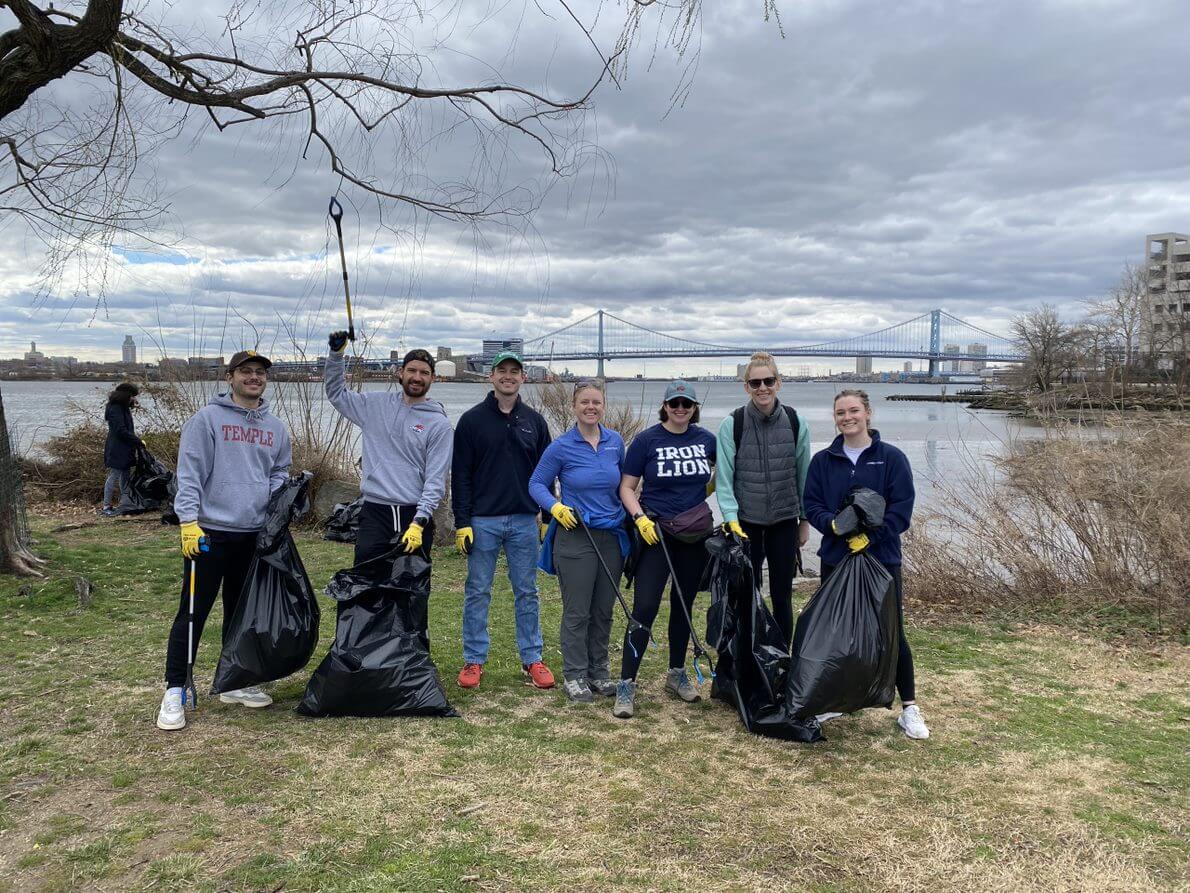 trash cleanup - Kimley-Horn employees