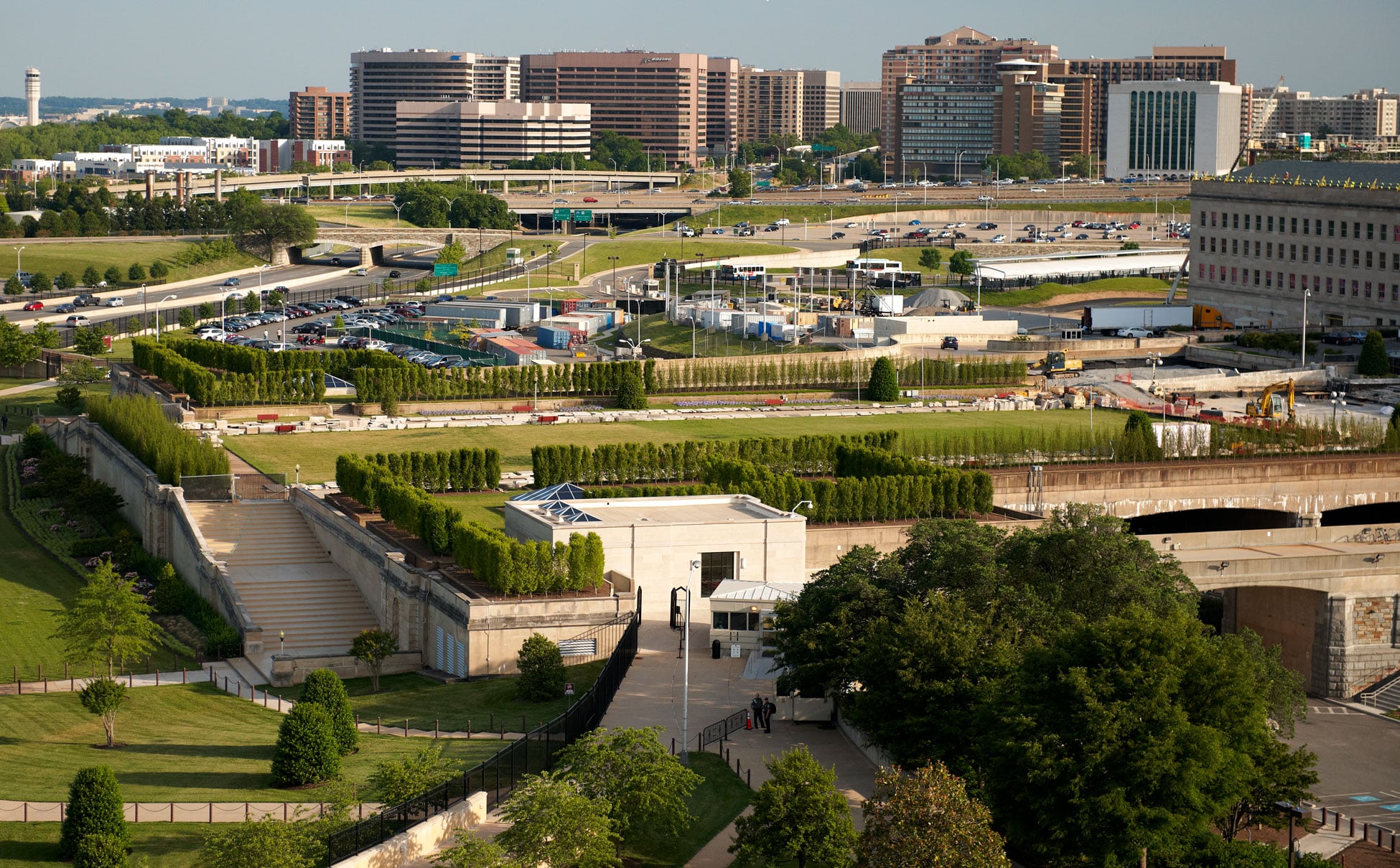 Kimley-Horn provided environmental, site civil, stormwater, and landscape architecture services for the Pentagon Library and Conference Center (PLC2).