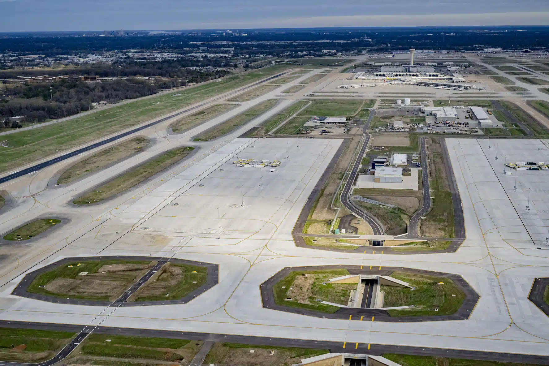 Memphis International Airport Centralized Deicing Facility | Kimley-Horn